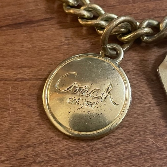 COACH Vintage Y2K Gold Tone Carriage Hangtag Logo Chunky Charms Bag Keychain - Picture 6 of 10